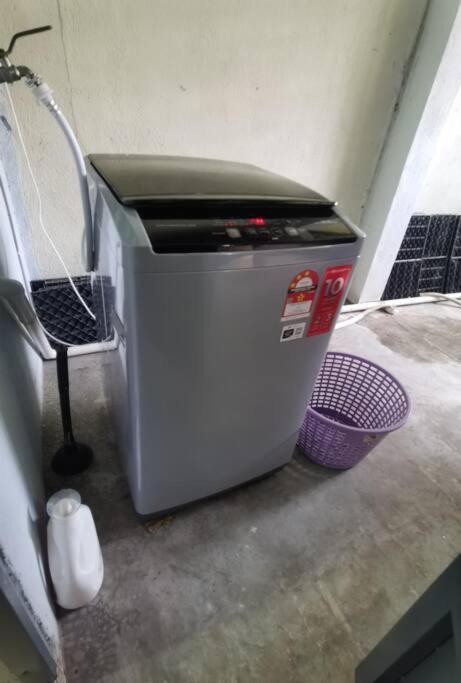 3room 10pax Sr Landed Comfy 5 Star Sofa&bed 4 Parking