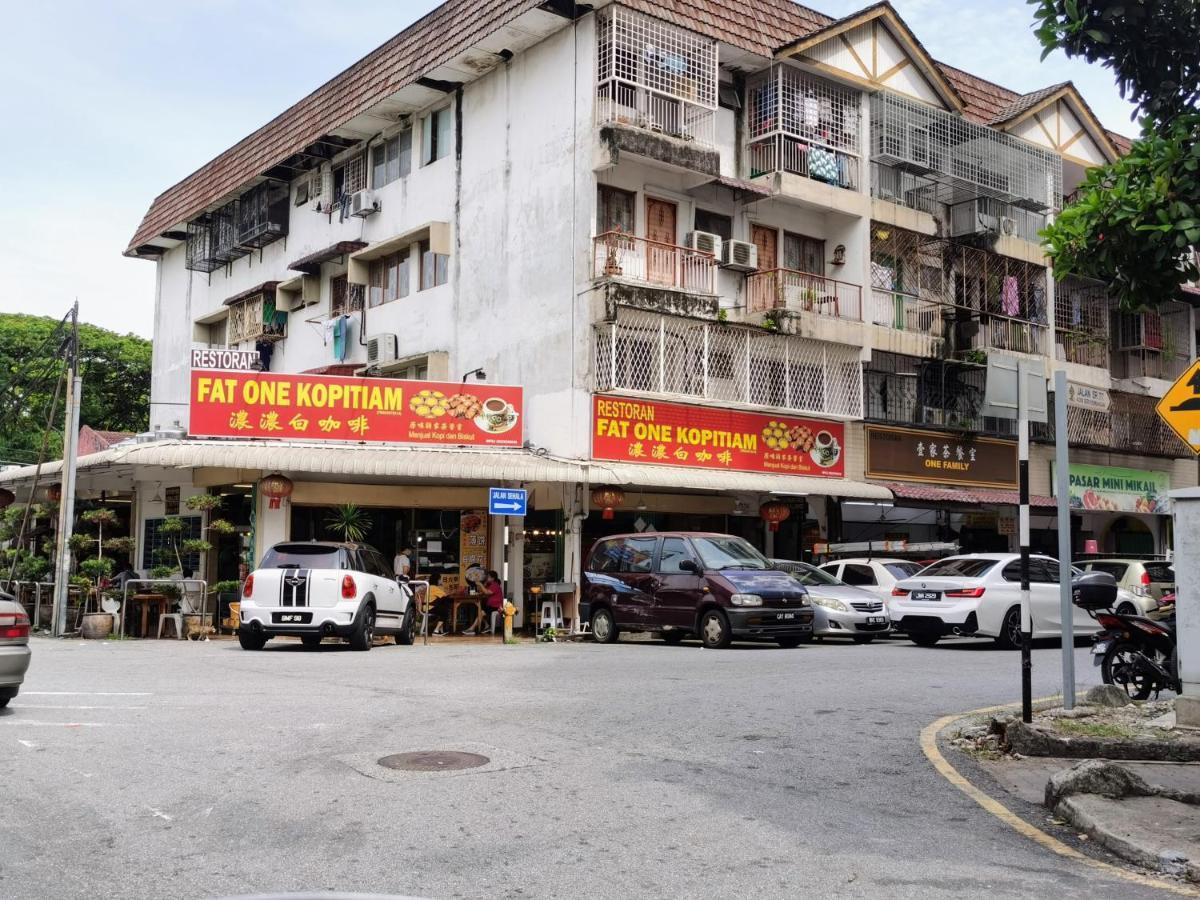 3room 10pax Sr Landed Comfy 5 Star Sofa&bed 4 Parking Holiday home Seri Kembangan
